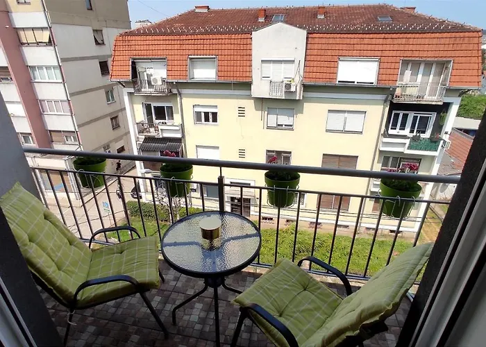 13 아파트 크라구예바츠